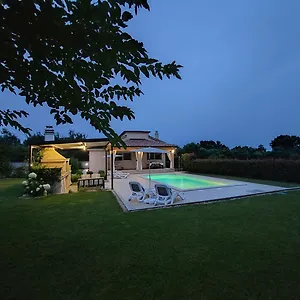  Villa Mila